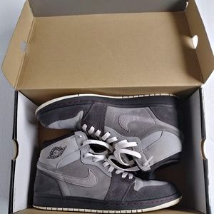 Nike Air Jordan 1 Retro High Stealth